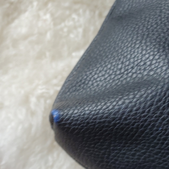 BCBG Paris Blue Crossbody Bag with Gold Accents Approx 10 X 8 - Picture 4 of 12